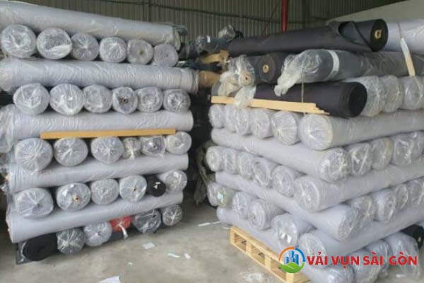 Thu mua vải cây tại tổ hợp may