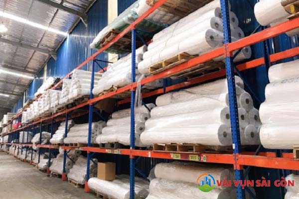 Thu mua vải cây tại doanh nghiệp may