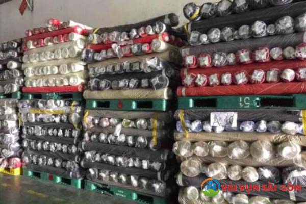 Thu mua vải cây tại cửa hàng vải